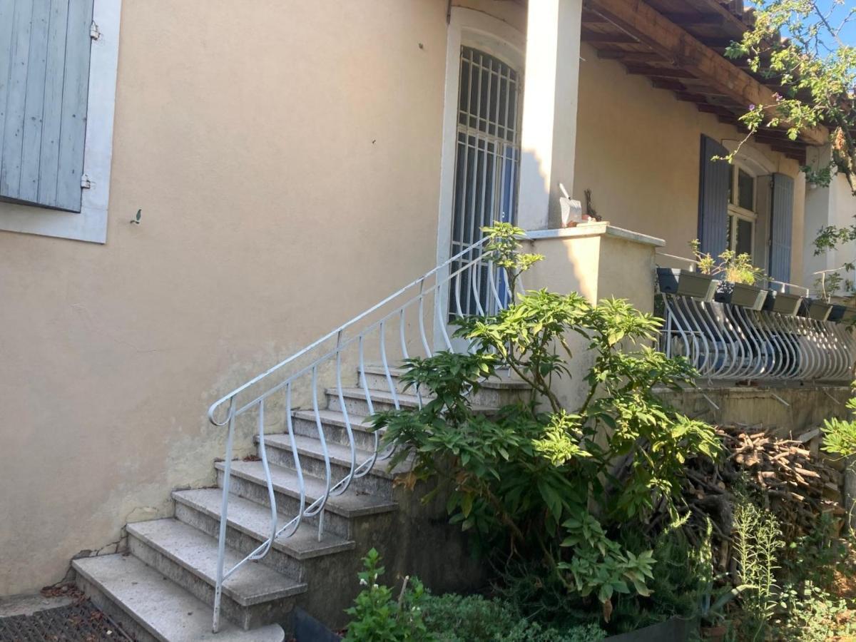 Feuillade Ancien Partage Homestay *